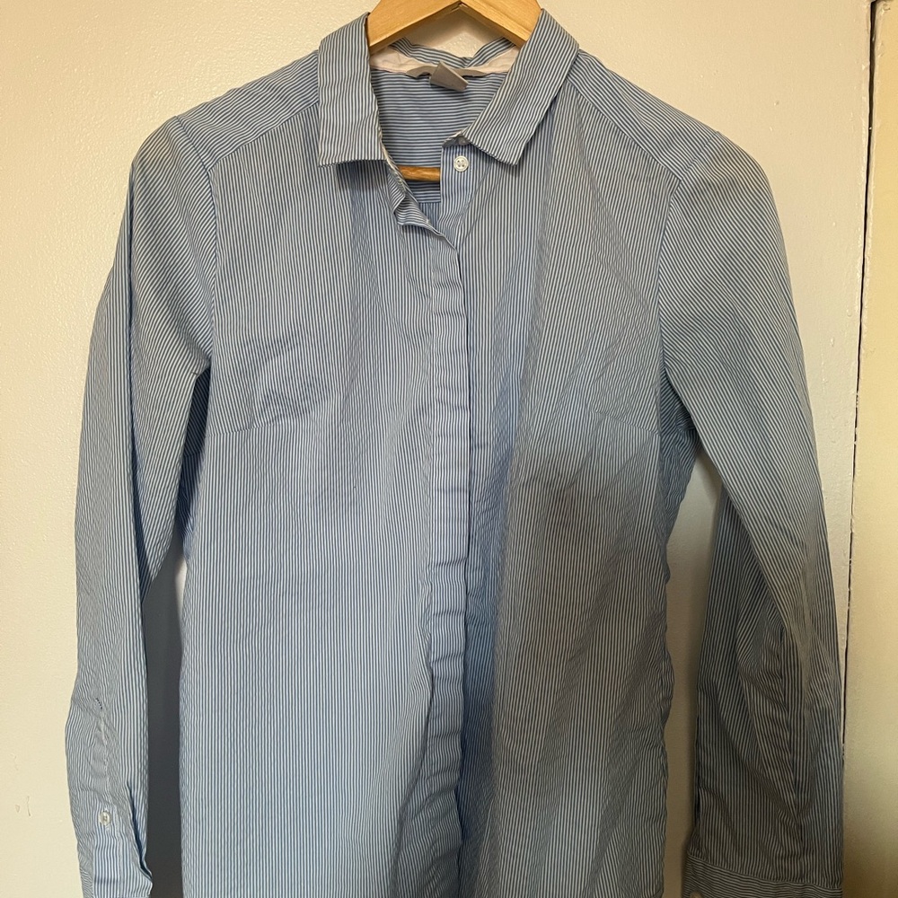 H&M Light Blue Pinstripe Casual Button Down Shirt